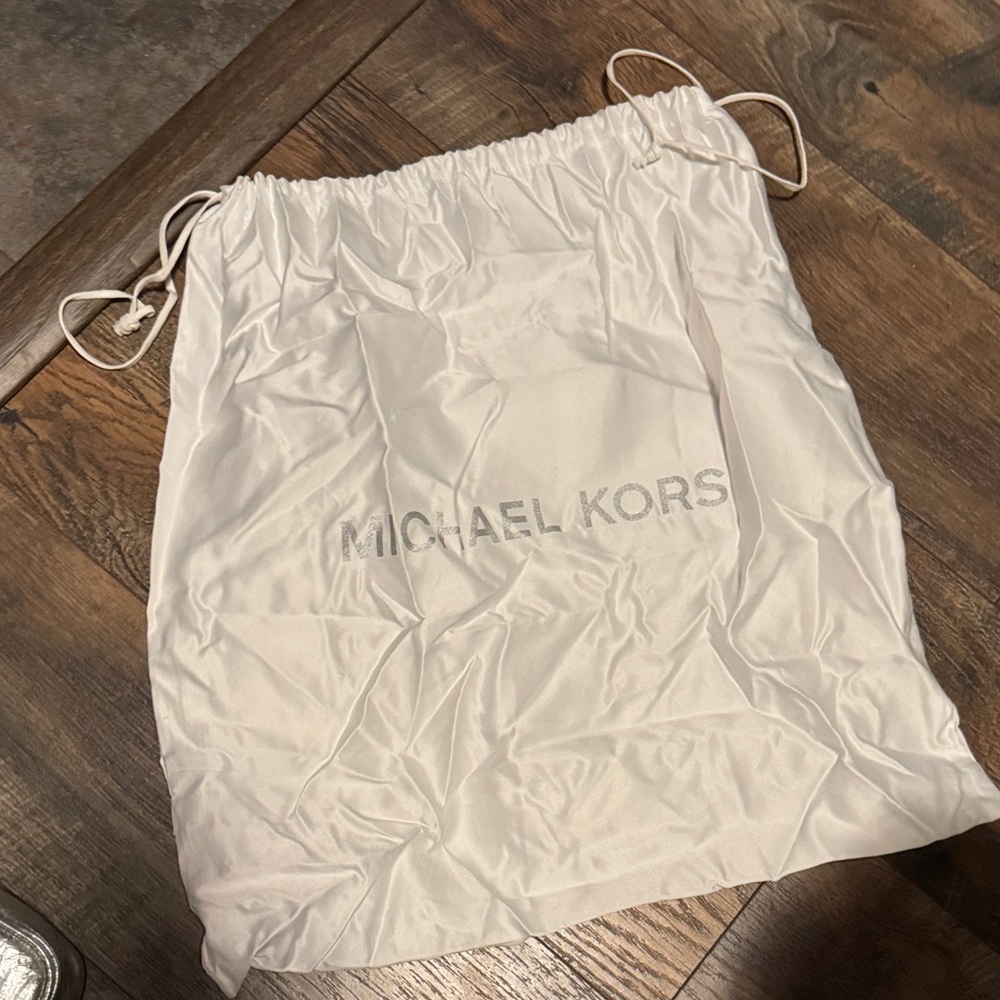 Michael Kors Cream Drawstring Logo Dust Bag
